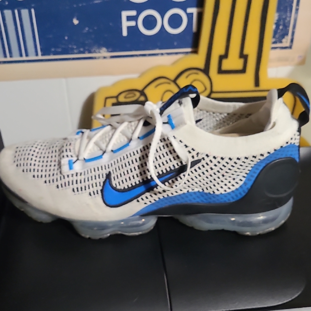 Nike Vapor Max White and Blue Mens Mesh Sneakers